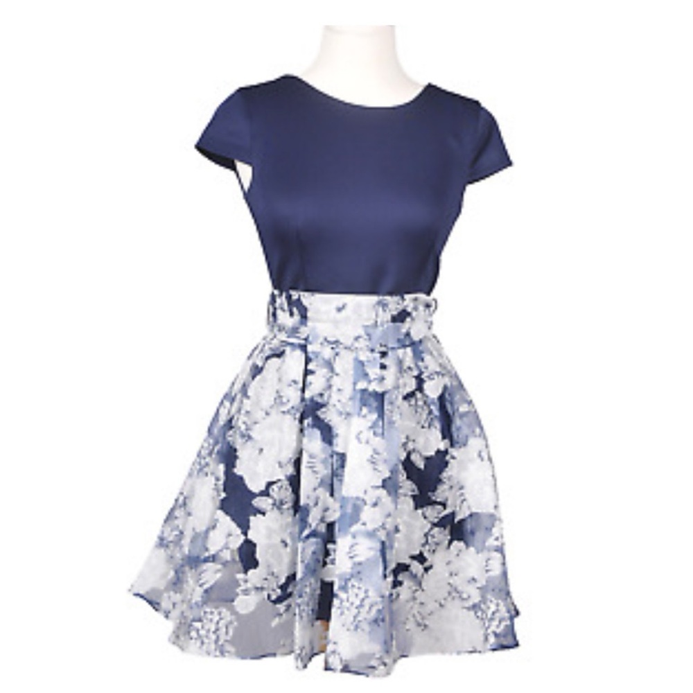 Bee Darlin
Bee Darlin womens Classic